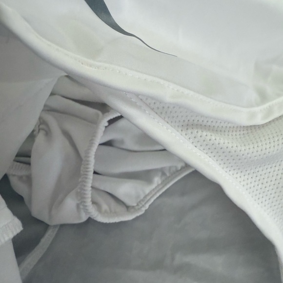 Nike Women's White Running Shorts - Picture 8 of 8